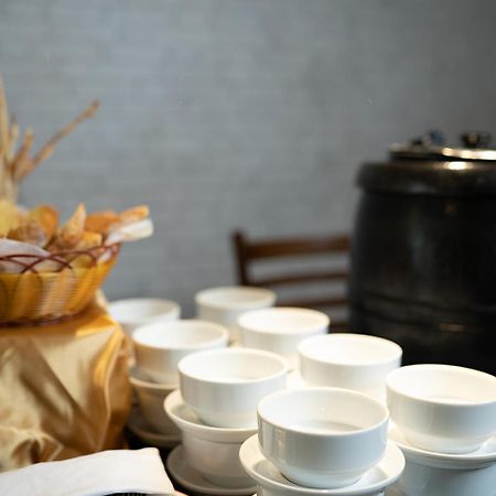 Good Wood Airport Hotel Katunayaka Ngoại thất bức ảnh