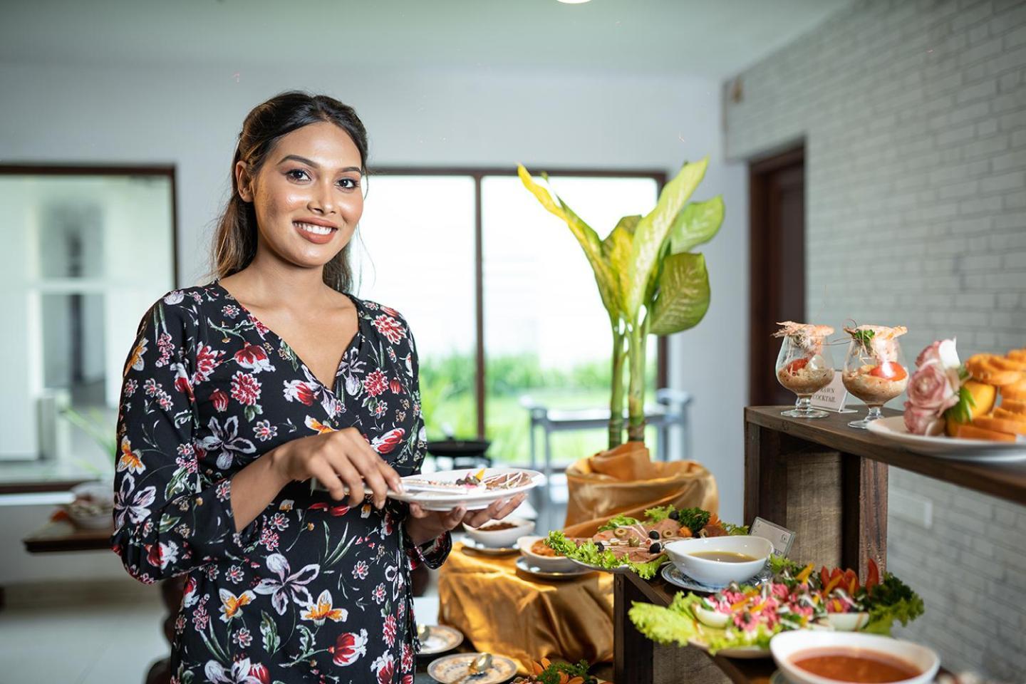 Good Wood Airport Hotel Katunayaka Ngoại thất bức ảnh